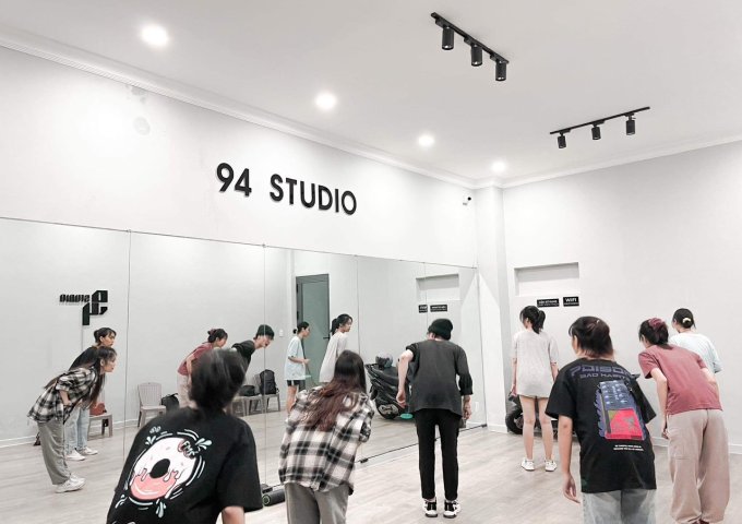 SANG NHƯỢNG PHÒNG TẬP NHẢY - 94 STUDIO