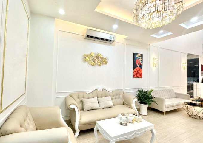 CẦN SANG NHƯỢNG THẨM MĨ VIỆN Địa chỉ: Quận 10, Hồ Chí Minh