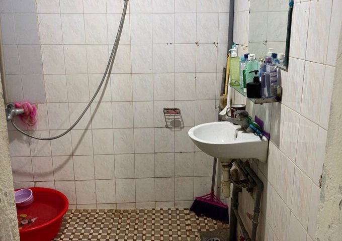 Chính chủ cần cho thuê căn hộ tập thể tại P113- C12 Kim Liên, Đống Đa, Hà Nội.