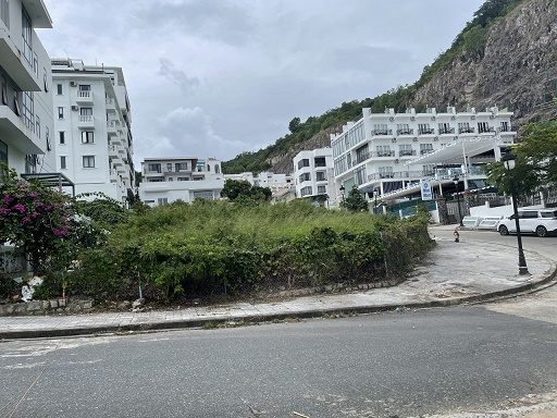 Chính chủ bán hay cho thuê miếng đất Lô 34 Khu C , khu biệt thự cao cấp Ocean View Nha Trang, phường Vĩnh Tường . Tp Nha Trang