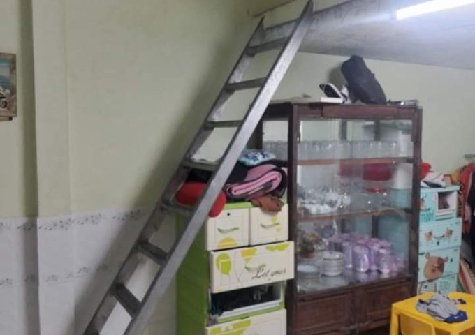 Cần bán gấp nhà rộng, giá rẻ + Nhà XƯỞNG , sx