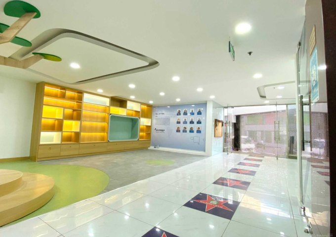 Hạ giá 5 tỷ bán gấp tòa nhà 6 tầng ngay ngã tư Hoàng Văn Thụ Út Tịch Tân Bình