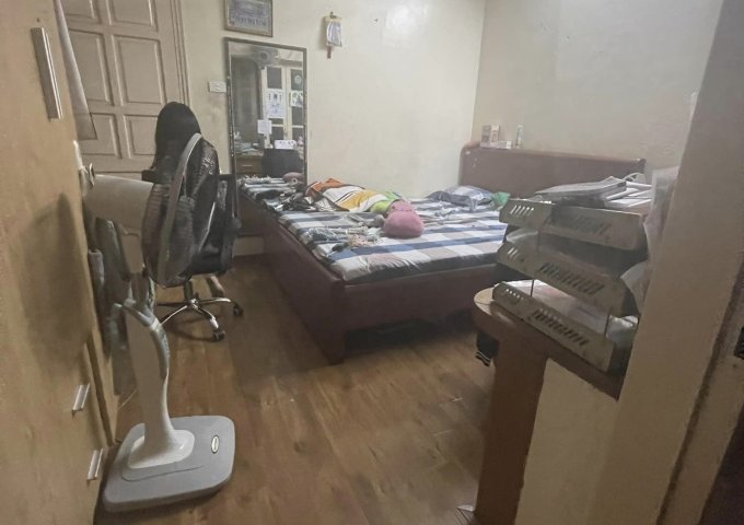 Bán nhà Tập thể Nhạc viện, Hào Nam, giấy tờ chính chủ, 60m*2PN, gần ô tô, 1.75 tỷ