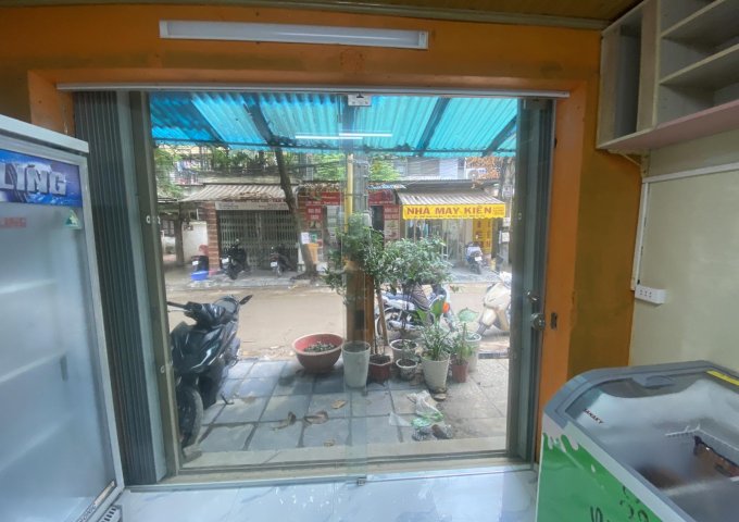 Cần sang nhượng cửa hàng tại 108 nhà E8 tập thể Thanh Xuân Bắc
