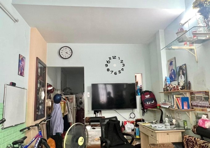 Bán nhà quận Tân Bình, đường Hoàng Bật Đạt, phường 15, 33m2, 2 tỷ 950