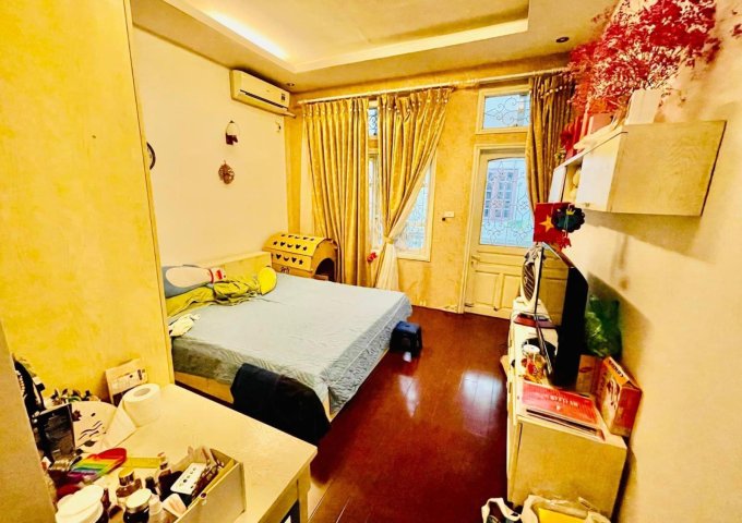 Bán Nhà Phố Trần Duy Hưng Quận Cầu Giấy. 65m Mặt Tiền 6.7m Nhỉnh 13 Tỷ. Cam Kết Ảnh Thật Mô Tả Chính Xác. Chủ Thiện Chí Bán. Giá Chốt Linh Hoạt. 1154