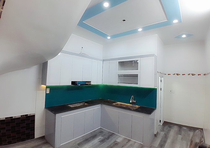 Bán nhà Miếu Hai Xã, diện tích 40m 3 tầng GIÁ 2.28 tỉ, ngay gần mặt đường