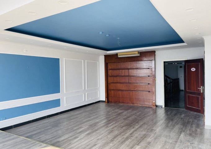 Chính chủ cần cho thuê văn phòng mặt phố Phố Huế, Hàng Bài Hoàn Kiếm, Hà Nội. Diện tích 30m2, 100m2