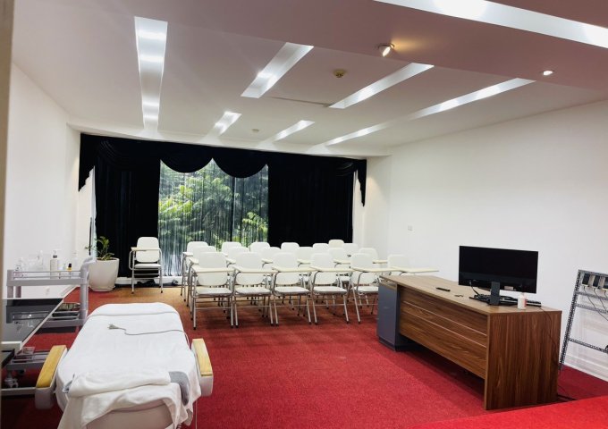 Chính chủ cần cho thuê văn phòng mặt phố Phố Huế, Hàng Bài Hoàn Kiếm, Hà Nội. Diện tích 30m2, 100m2