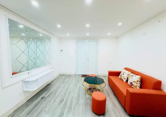 BÁN TẬP THỂ TẦNG 1 TRẦN QUÝ CÁP ĐỐNG ĐA GIÁ:1.99 TỶ DT:30M2,10M RA MẶT PHỐ ,ÔTÔ ĐẬU CỬA ,20M RA HỒ LINH QUANG