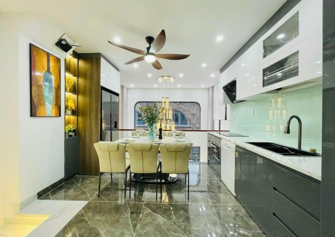 Bán nhà hẻm xe hơi 133 đường Nguyễn Chí Thanh phường 9 quận 5, DT: 5.2x23m, giá 16.7 tỷ