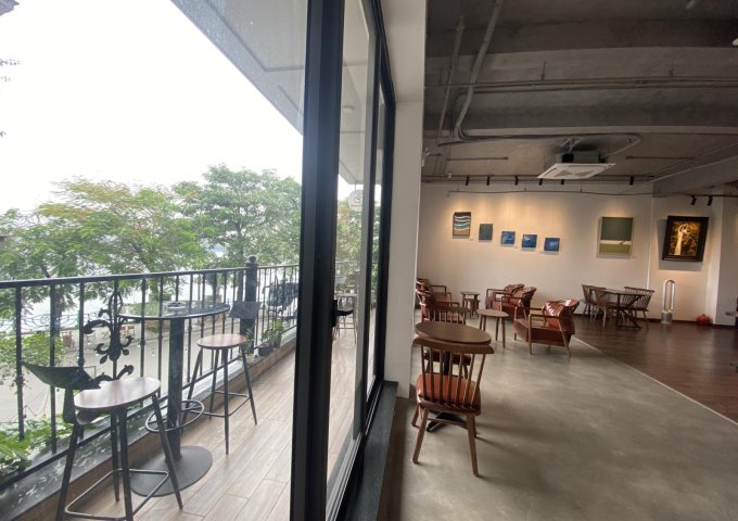 Sang nhượng Quán CF tranh view Hồ Tây có hoàng hôn.