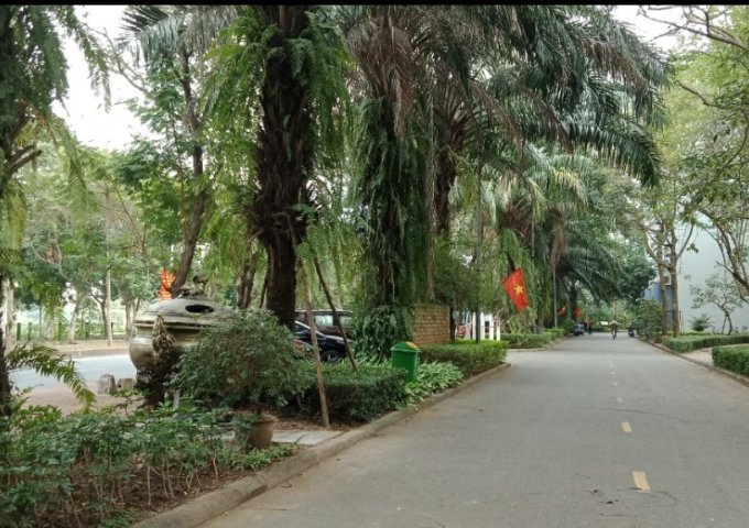 Bán nhà đầu hồi mặt tiền rộng 12m Diện tích sử dụng 120m, Mặt đường đôi Nguyễn cao Luyện Q Long biên Hà nộị Đương rộng 30m,hè rộng 6m ( ảnh kèm theo )