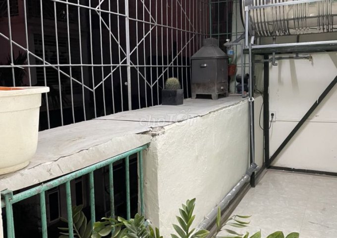 Chính chủ Cho thuê căn hộ chung cư khu vực đường Nguyễn Chí Thanh , hồ Ngọc Khánh.