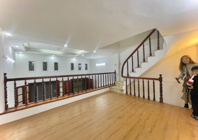 Chính chủ bán nhà 5 tầng số 12 ngõ 826 Trương Định, Hoàng Mai, Hà Nội.