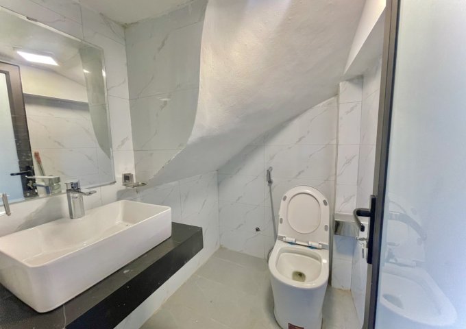 Chính chủ bán nhà 5 tầng số 12 ngõ 826 Trương Định, Hoàng Mai, Hà Nội.