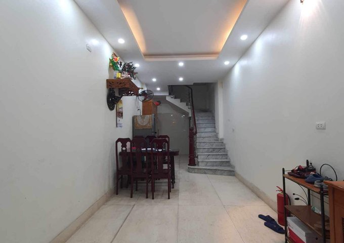 TIN NÓNG O9 2628 5559  Bán nhà Nguyễn Trãi 32m², 5 tầng, MT 3.3m, giá 5.2 tỷ Thanh Xuân