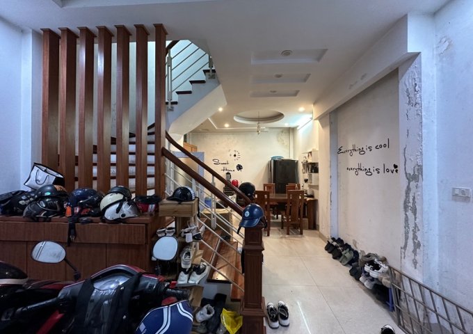 NHÀ ĐẸP NGÕ 17 NAM DƯ, KINH DOANH, Ô TÔ QUA NHÀ 39M 5T Chỉ 4 tỷ 750 triệu