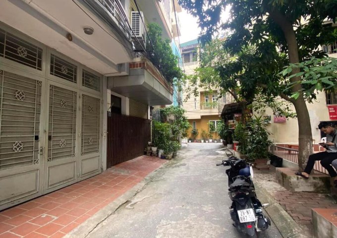 Bán nhà Trích Sài, Tây Hồ, dt 86m, ô tô đỗ cửa, đi bộ 30m ra mặt Hồ Tây. Giá 9.8 tỷ