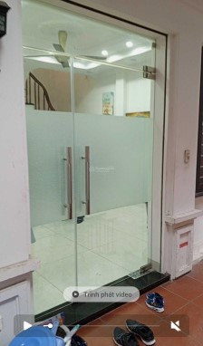 Chính chủ cho thuê  Nhà 42m², diện tích xây dựng 30m2x5 tầng, 3pn, 4wc,  sân chung,