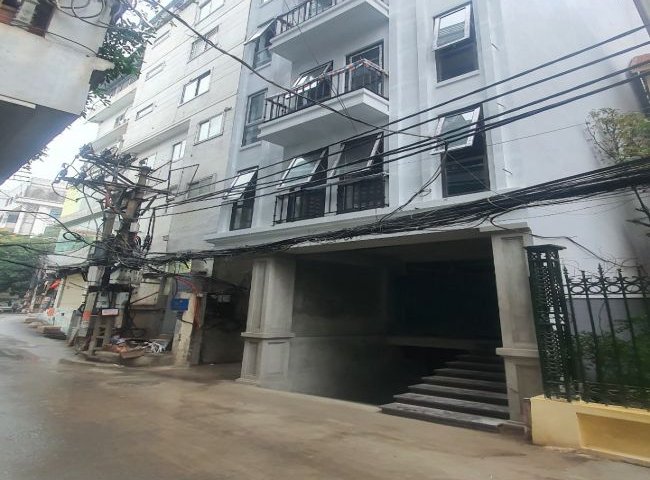 Chính chủ cho thuê cả toà nhà có nhiều phòng, phù hợp kinh doanh dịch vụ Apartment, sân thượng view Hồ Tây