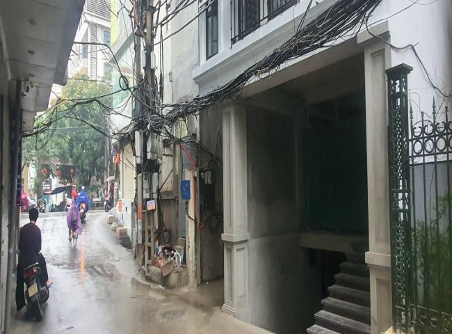 Chính chủ cho thuê cả toà nhà có nhiều phòng, phù hợp kinh doanh dịch vụ Apartment, sân thượng view Hồ Tây