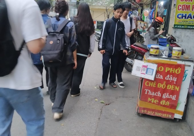 Cho thuê mặt bằng kinh doanh gần cổng KTX sinh viên ĐH Kinh tế Quốc dân