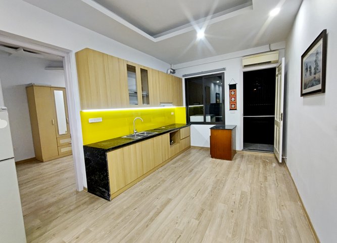 Cho thuê căn hộ 2PN, 2VS Chung cư 35 Láng Hạ, Ba Đình, Hà Nội. Vị trí đẹp, tiện nghi, an ninh