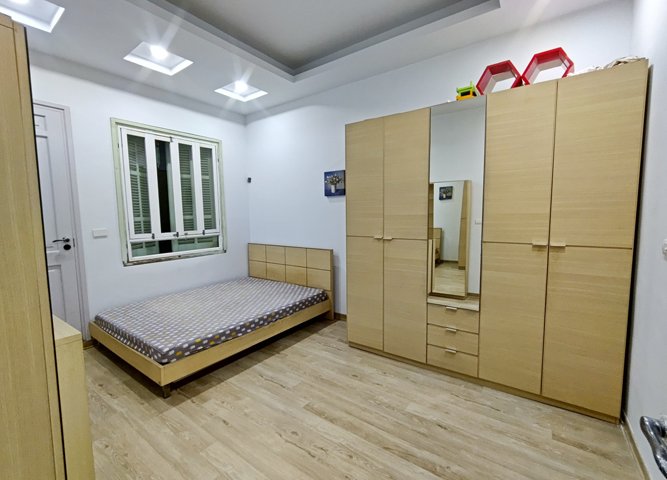 Cho thuê căn hộ 2PN, 2VS Chung cư 35 Láng Hạ, Ba Đình, Hà Nội. Vị trí đẹp, tiện nghi, an ninh