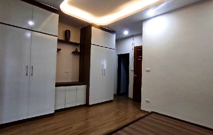 Bán nhà quận Long Biên 