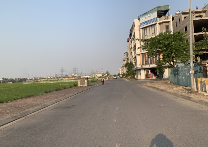 Bán đất tái định cư Giang Biên view cánh đồng, dự án công viên ánh sáng, xây định cư tuyệt vời