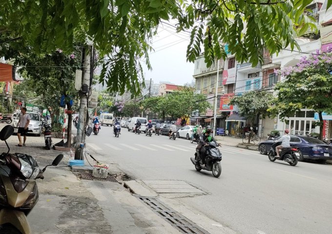 Cho thuê gấp nhà đẹp vị trí đẹp mặt phố Y.E.C Xanh 50m, 2 tầng, mặt tiền 5m, 43 tr/th Hai Bà Trưng.