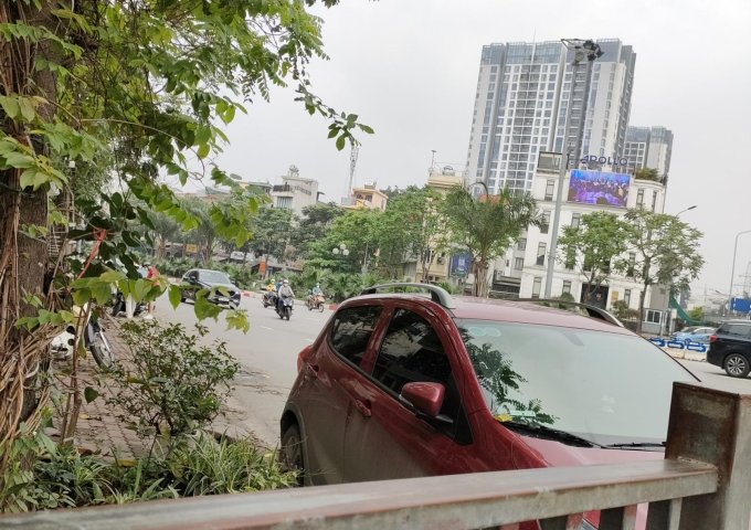 Cho thuê gấp nhà đẹp vị trí đẹp mặt phố Y.E.C Xanh 50m, 2 tầng, mặt tiền 5m, 43 tr/th Hai Bà Trưng.