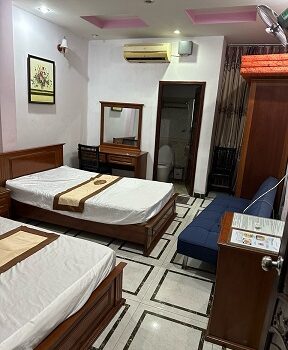 Cho thuê nhà mặt tiền 1 trệt 5 lầu (nguyên căn) đường Lê Văn Sỹ, Q3, HCM