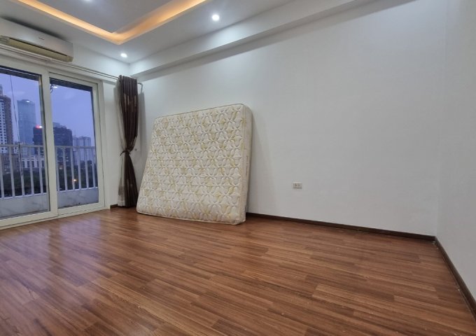 Bán căn hộ chung cư N08B Dịch Vọng chung cư của bộ công an căn góc 117,6m2 3PN view công viên
