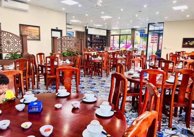 SANG NHƯỢNG NHÀ HÀNG TẠI TRUNG TÂM BÃI CHÁY Nhà hàng đã trang bị đầy đủ, chỉ việc vào kinh doanh luôn