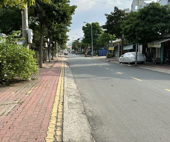 Chính chủ bán nhà mặt tiền đường Phan Đình Giót, P. Phú Cường, TP Thủ Dầu Một, Bình Dương.
