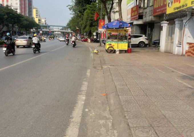 Bán Nhà Nguyễn Văn Cừ, 180m2, Kinh Doanh, Dòng Tiền, Ô TÔ Đua