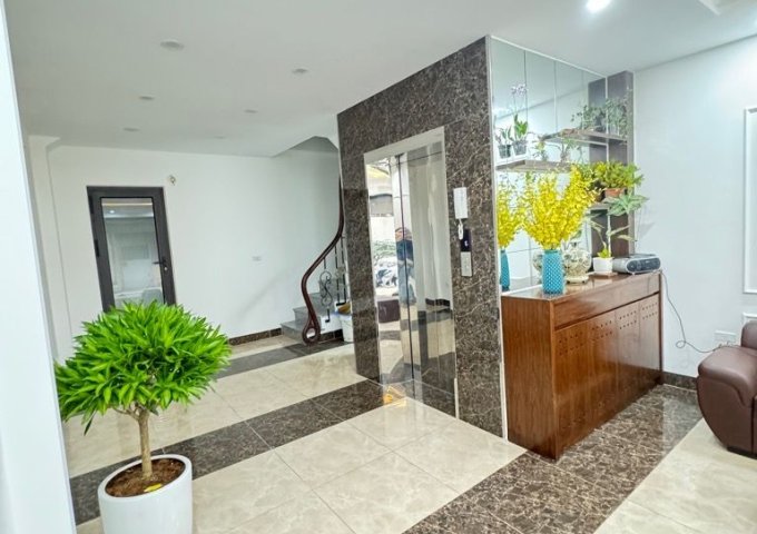 Bán nhà Phân lô  ĐỘI NHÂN - BA ĐÌNH, gara -THANG MÁY-ở ngay 52m 6tầng 11.7tỷ