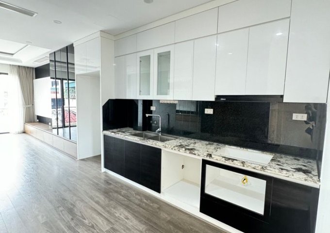 Bán nhà Phân lô  ĐỘI NHÂN - BA ĐÌNH, gara -THANG MÁY-ở ngay 52m 6tầng 11.7tỷ