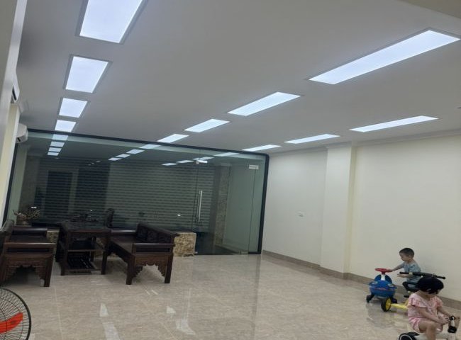 Cho thuê 2/7 tầng nhà phố hồ Văn Chương, Phuờng Văn Chương, Đống Đa