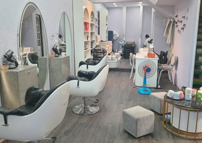 Do nhiều việc mình k quản lý được nên mình cần sang nhượng lại Salon hoặc sale mặt bằng Nail Tóc tại Hà Nội