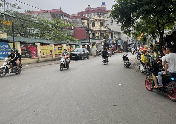 Bán nhà 2 tầng ngã tư đường Đào Nguyên, Châu Quỳ, Gia Lâm, Hà Nội