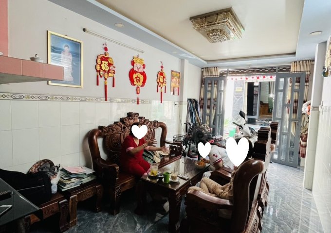 Bán nhà đường Chiến Lược, Bình Trị Đông A, Bình Tân.
Diện tích: 35.3 x 2 tầng x (3.21/2.92 x 10.40).
Giá: 3.9 tỷ thương lượng.