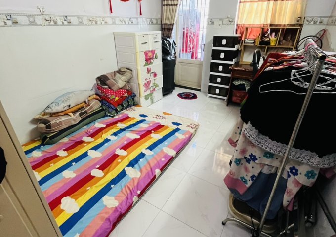 Bán nhà đường Chiến Lược, Bình Trị Đông A, Bình Tân.
Diện tích: 35.3 x 2 tầng x (3.21/2.92 x 10.40).
Giá: 3.9 tỷ thương lượng.