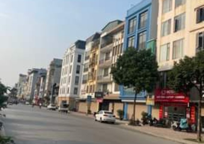 Bán nhà mặt phố Hồng Tiến, Long Biên,  Hà Nội diện tích 44m2  giá 18 Tỷ
