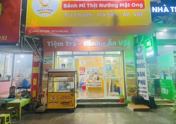 Cần sang nhượng vì tháng 6 mình chuyển hướng kinh doanh Địa chỉ : Đối diện sảnh trung tâm thương mại Victoria Văn Phú