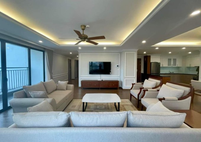 Chính chủ cho thuê căn hộ 3PN - A503 Udic Westlake. View cầu Nhật Tân và Lotte Mall Tây Hồ.