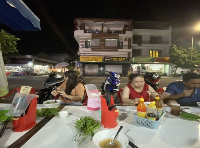 Chính chủ cần bán nhanh 3 căn nhà mặt tiền liền kề nhau tại đường Hùng Vương, Trảng Bom