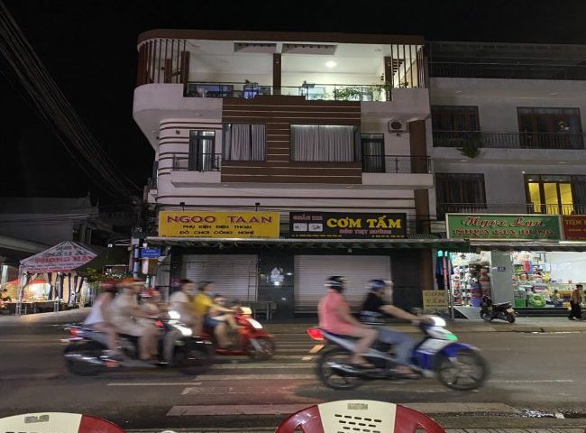 Chính chủ cần bán nhanh 3 căn nhà mặt tiền liền kề nhau tại đường Hùng Vương, Trảng Bom